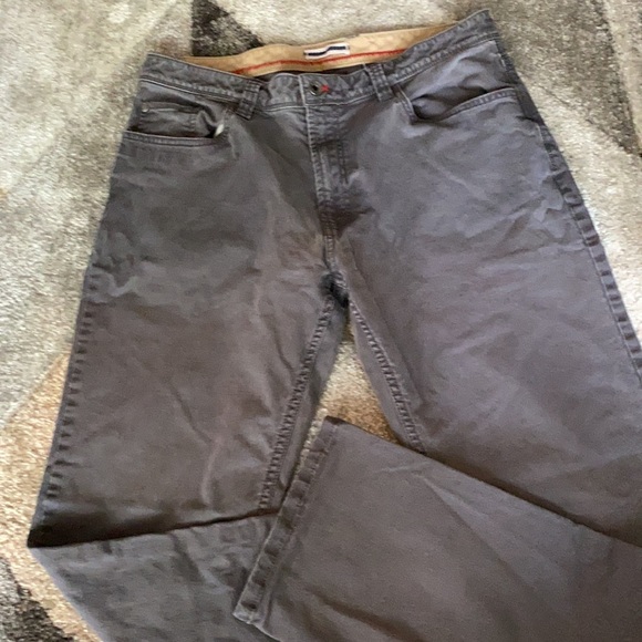 Izod Straight Fit 33 x 32 Dress Pants/Jeans - Picture 2 of 6